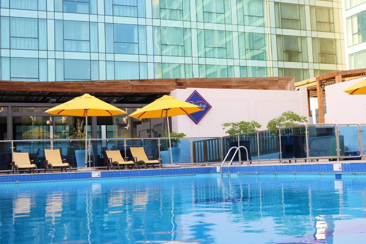 Crowne Plaza Jeddah By Ihg Hotel Exterior photo The swimming pool at the hotel