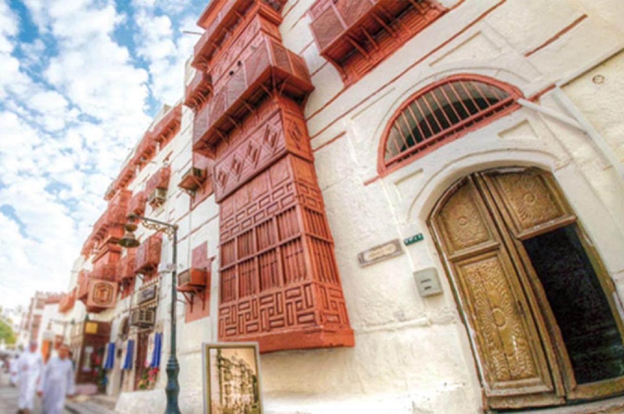 Crowne Plaza Jeddah By Ihg Hotel Exterior photo Al-Ahli Hospital
