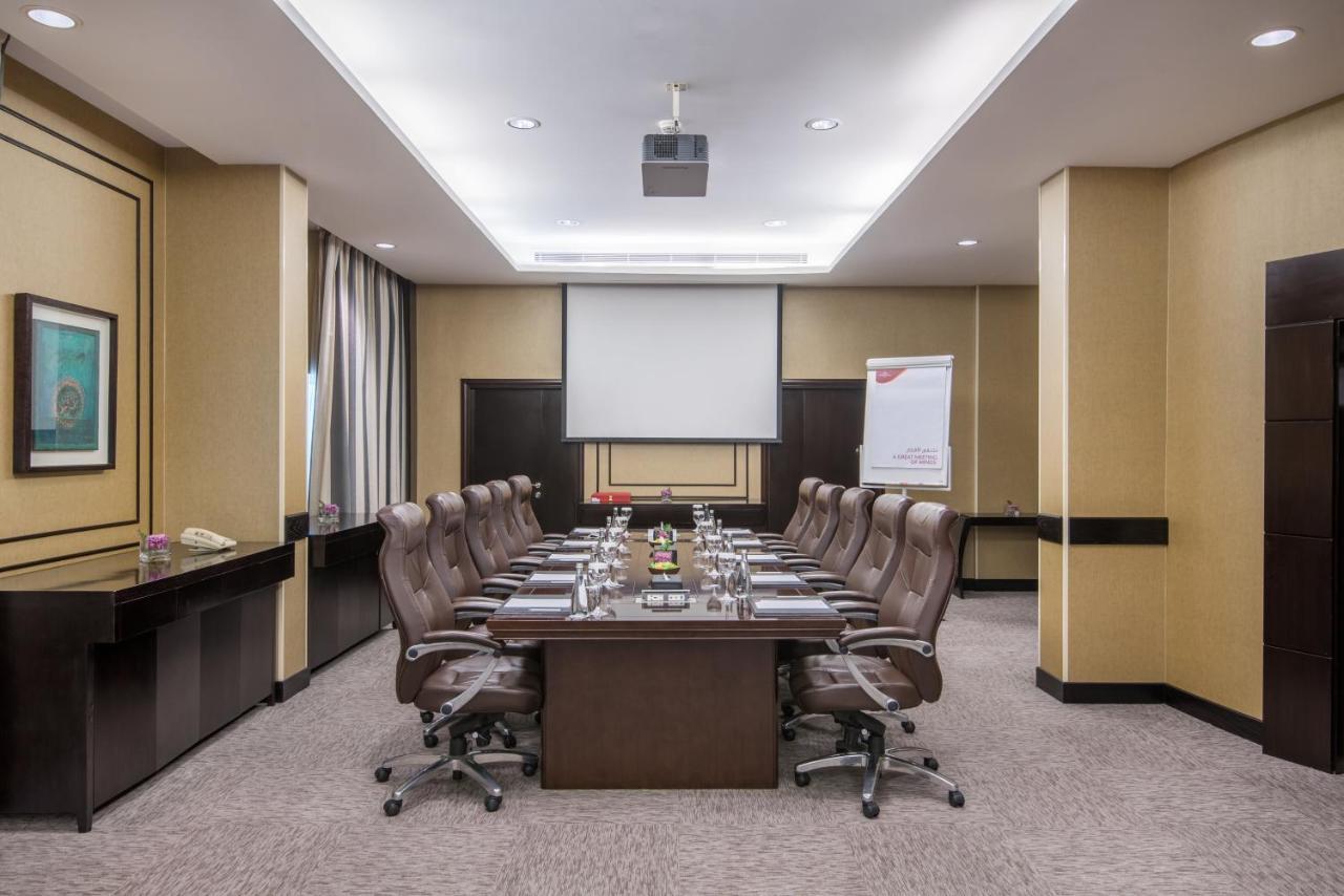 Crowne Plaza Jeddah By Ihg Hotel Exterior photo Meeting room